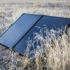STAND-UP Goal Zero Boulder 100 Briefcase Solar Charging Kit