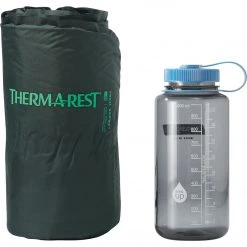 CAMP & HIKE Therm-a-Rest Trail Scout Sleeping Pad