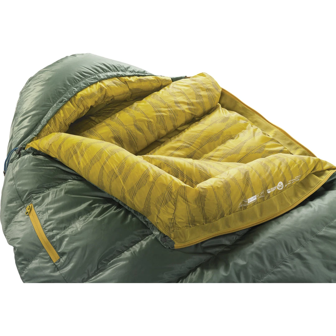 CAMP & HIKE Therm-A-Rest Questar 20 Degree Down Sleeping Bag 5 CAMP & HIKE Therm-A-Rest Questar 20 Degree Down Sleeping Bag