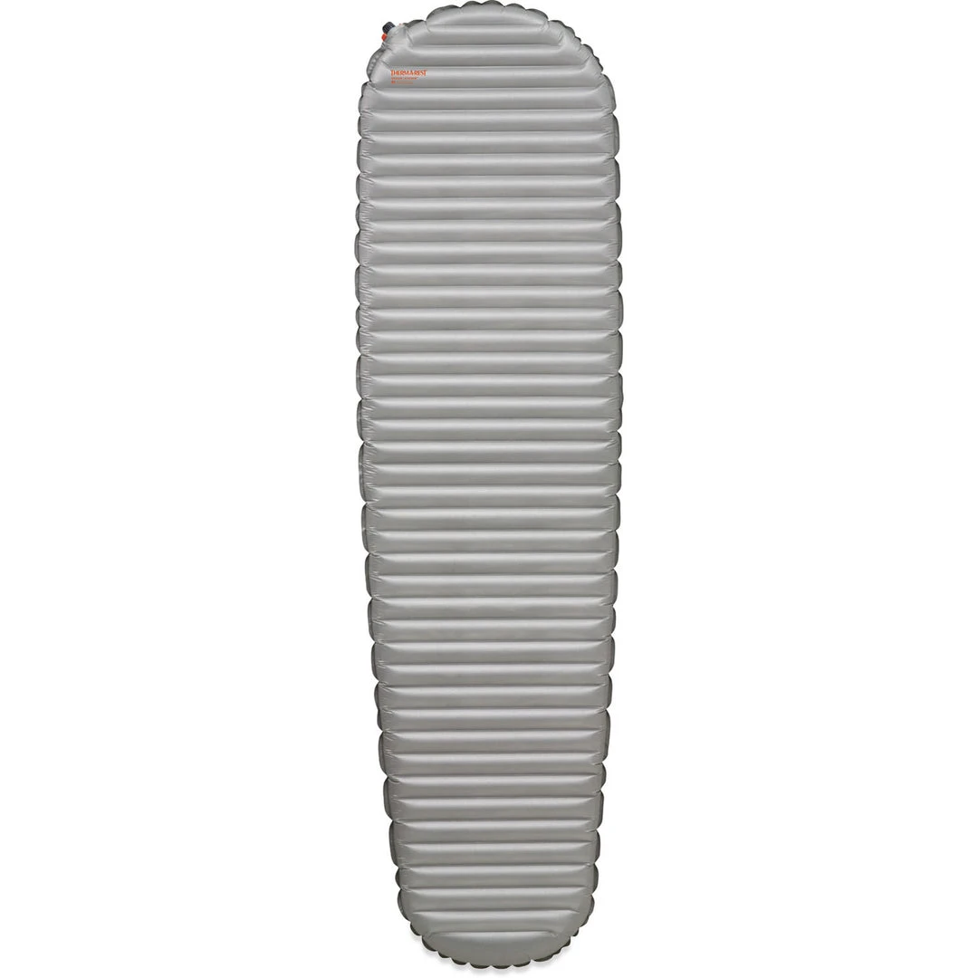 CAMP & HIKE Therm-A-Rest NeoAir Xtherm Sleeping Pad 4 CAMP & HIKE Therm-A-Rest NeoAir Xtherm Sleeping Pad